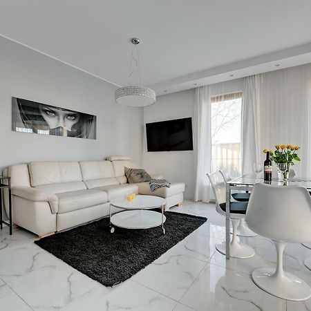 Luxury Long Island Suite Danzica Esterno foto