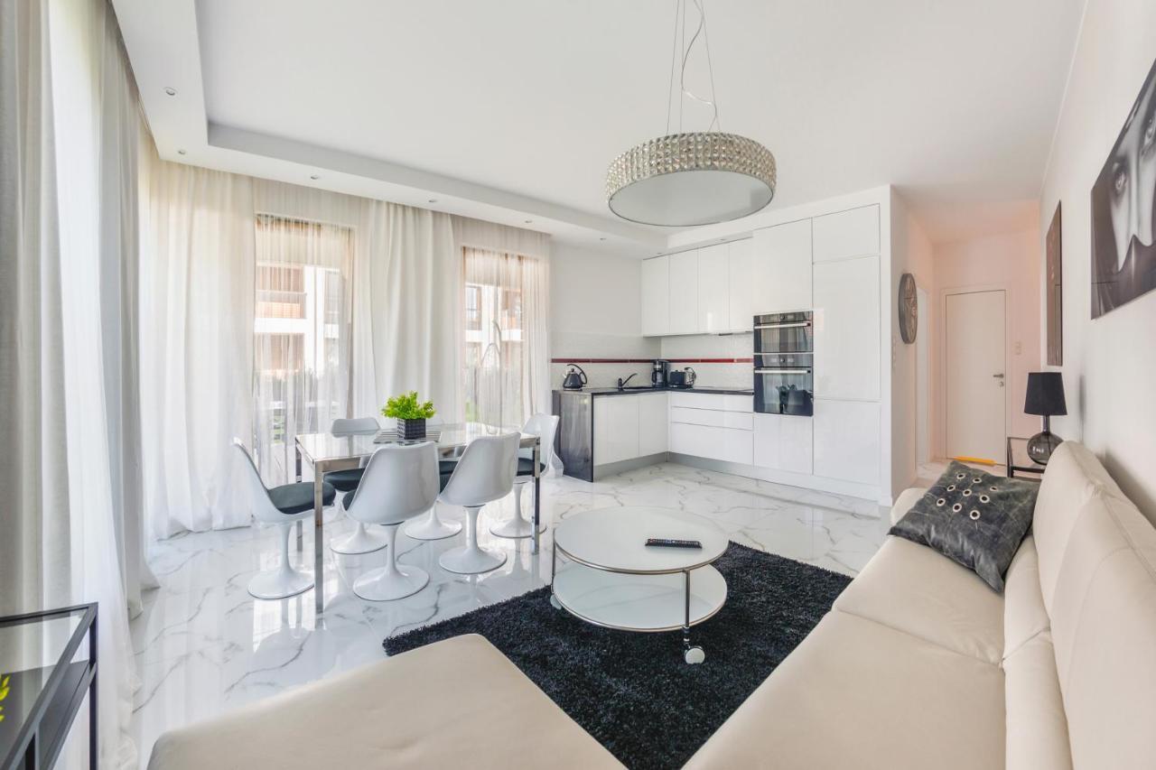 Luxury Long Island Suite Danzica Esterno foto