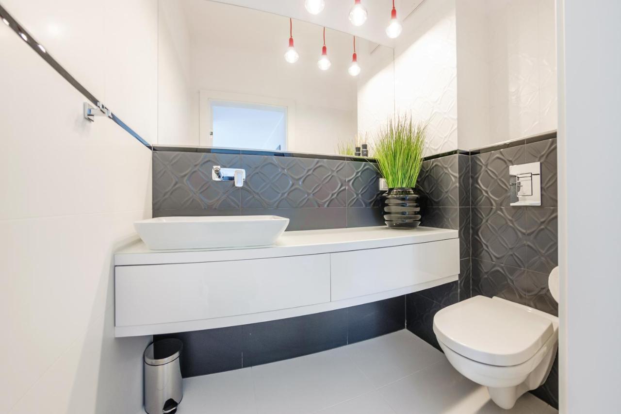 Luxury Long Island Suite Danzica Esterno foto