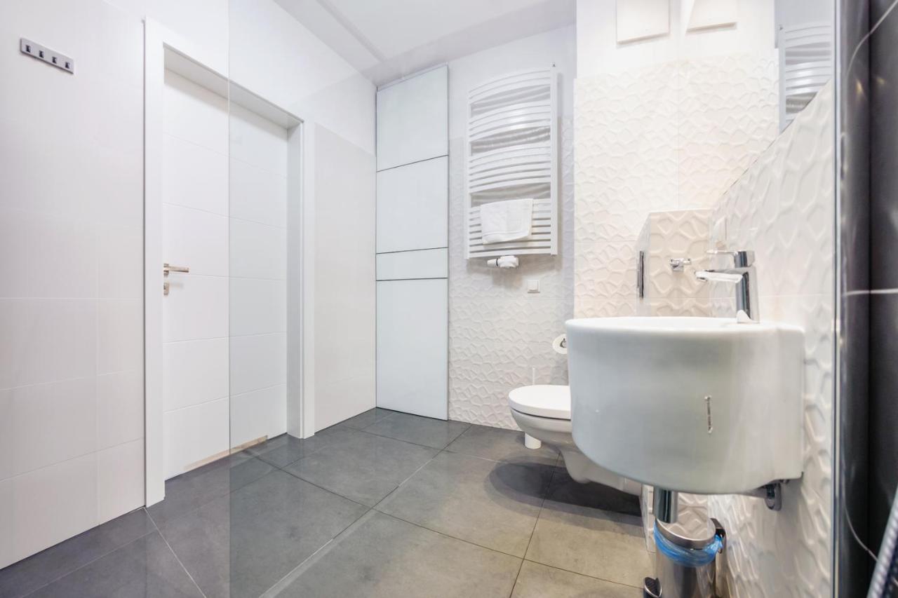 Luxury Long Island Suite Danzica Esterno foto