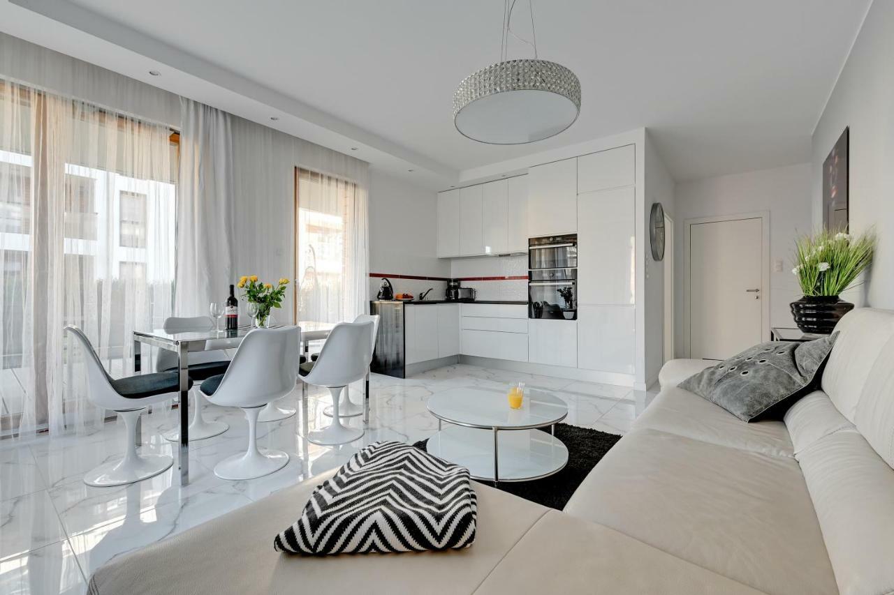 Luxury Long Island Suite Danzica Esterno foto